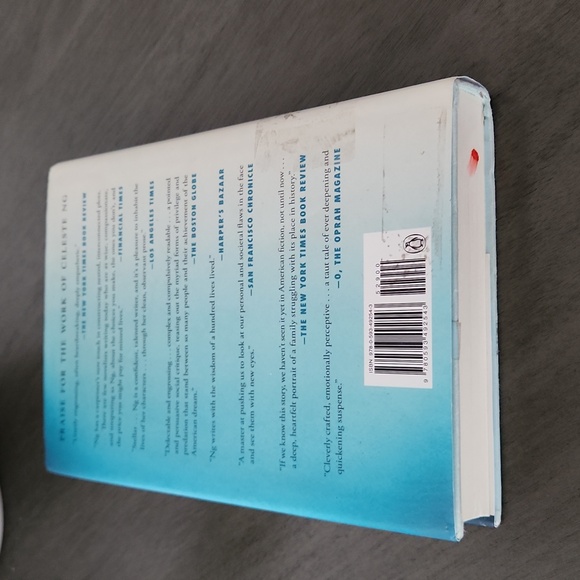 📚3/$20 Our missing hearts by Celeste Ng - Picture 3 of 4